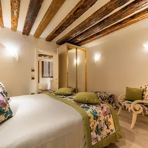 https://nike-appartamenti.hotelinveneto.com